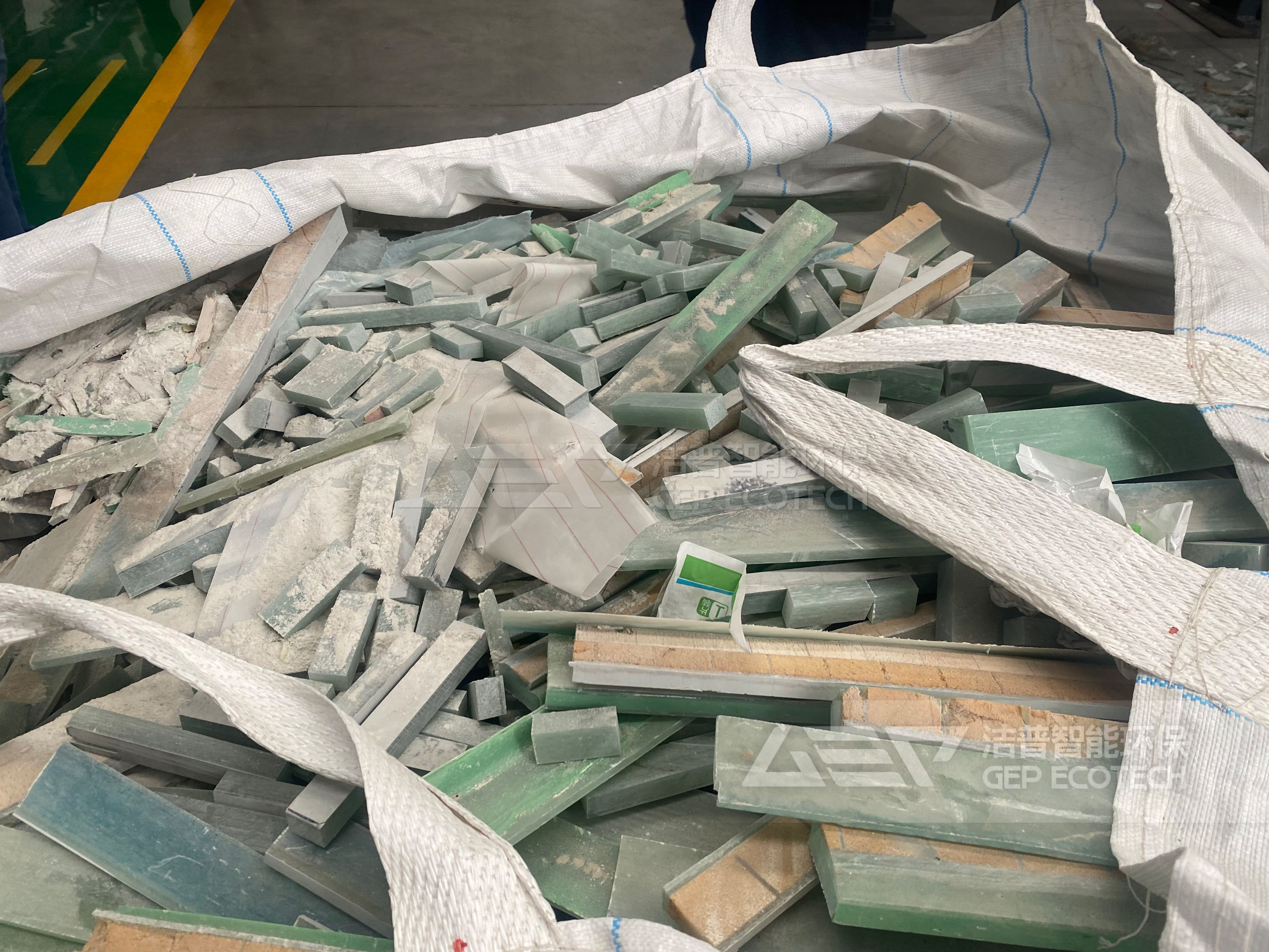 風(fēng)機葉片破碎前原料