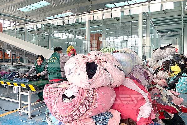 可回收物分類(lèi)打包