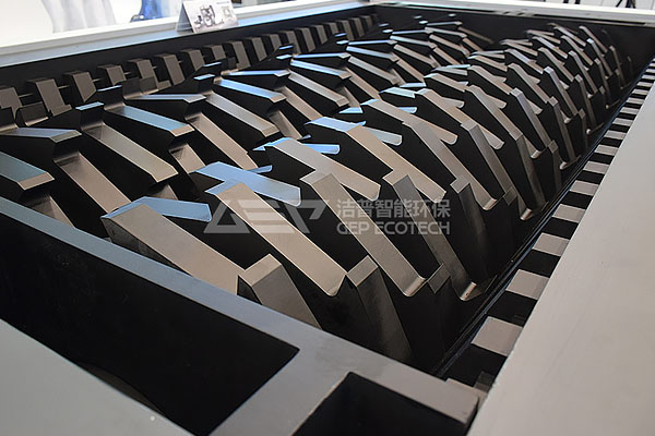 近距離了解廢舊鐵桶破碎機(jī)廠家