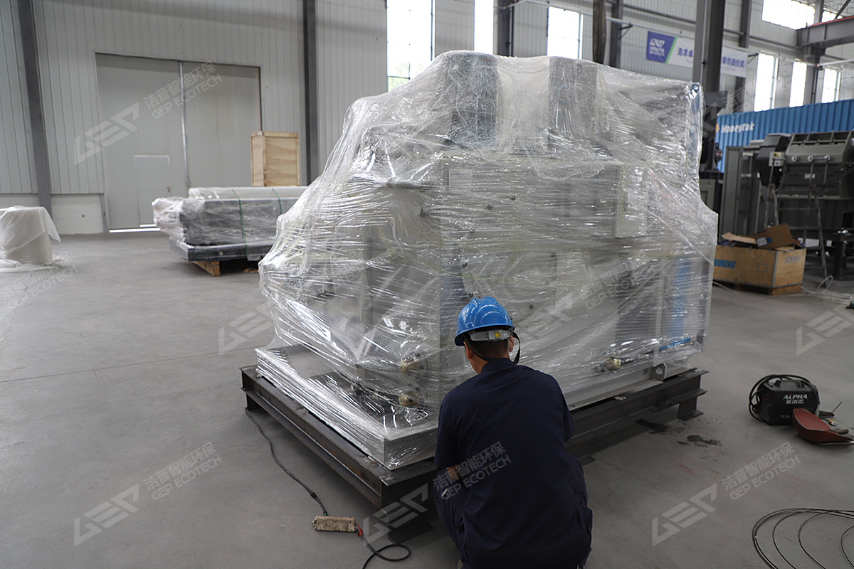 玻璃纖維廢絲循環(huán)再利用！潔普GS3玻璃纖維破碎設(shè)備順利發(fā)貨！