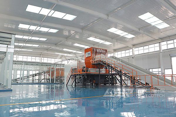 鄭州大件垃圾處理生產(chǎn)線現(xiàn)場(chǎng)