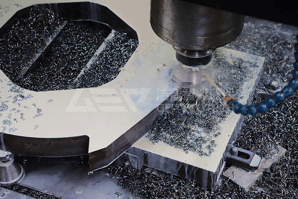 哪一種雙軸撕碎機(jī)的刀片材質(zhì)更好呢？