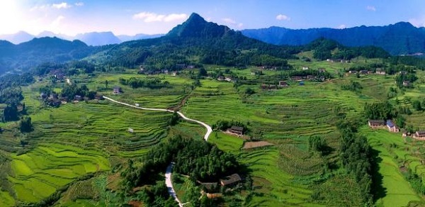 2018年河南清理932萬噸農村垃圾 助力美麗鄉(xiāng)村建設