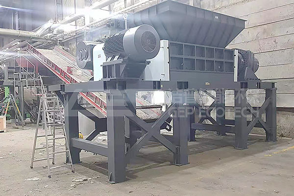 工業(yè)垃圾撕碎機