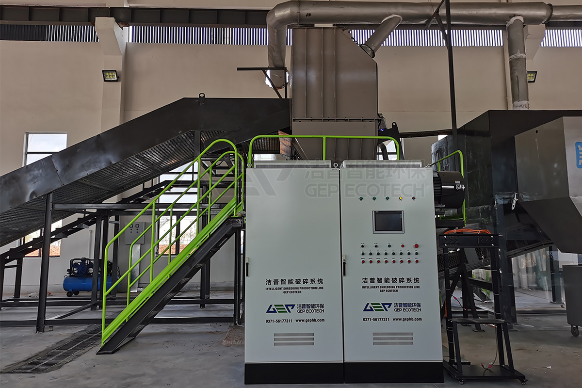 廢舊衣物撕碎機有哪些優(yōu)勢？