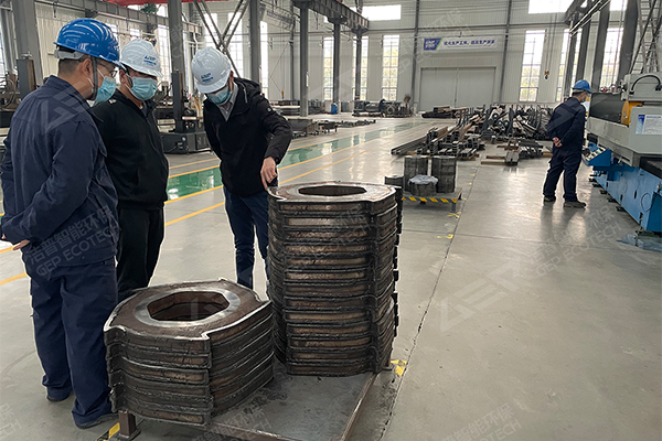 原陽縣委常委、統(tǒng)戰(zhàn)部部長殷國偉一行蒞臨潔普智能環(huán)保參觀