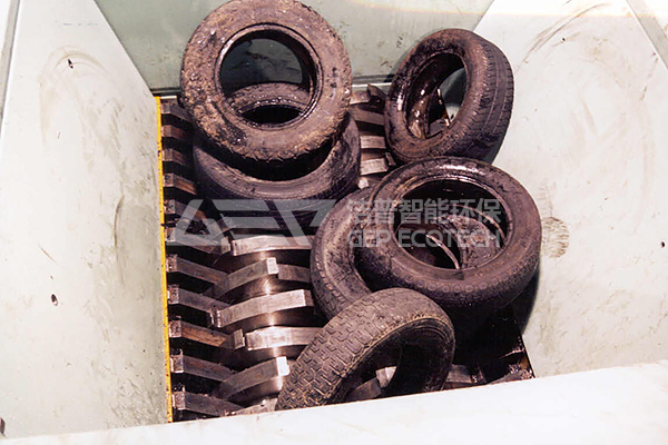 廢舊輪胎破碎機(jī)