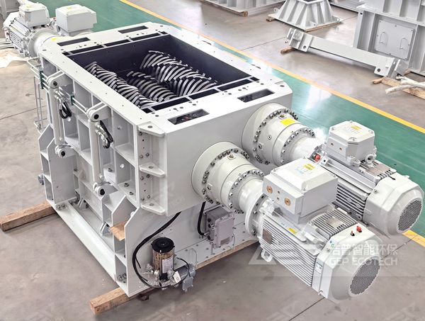 四軸撕碎機(jī)圖片