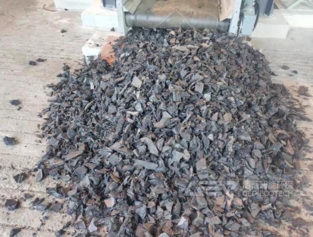 輪胎破碎后的橡膠