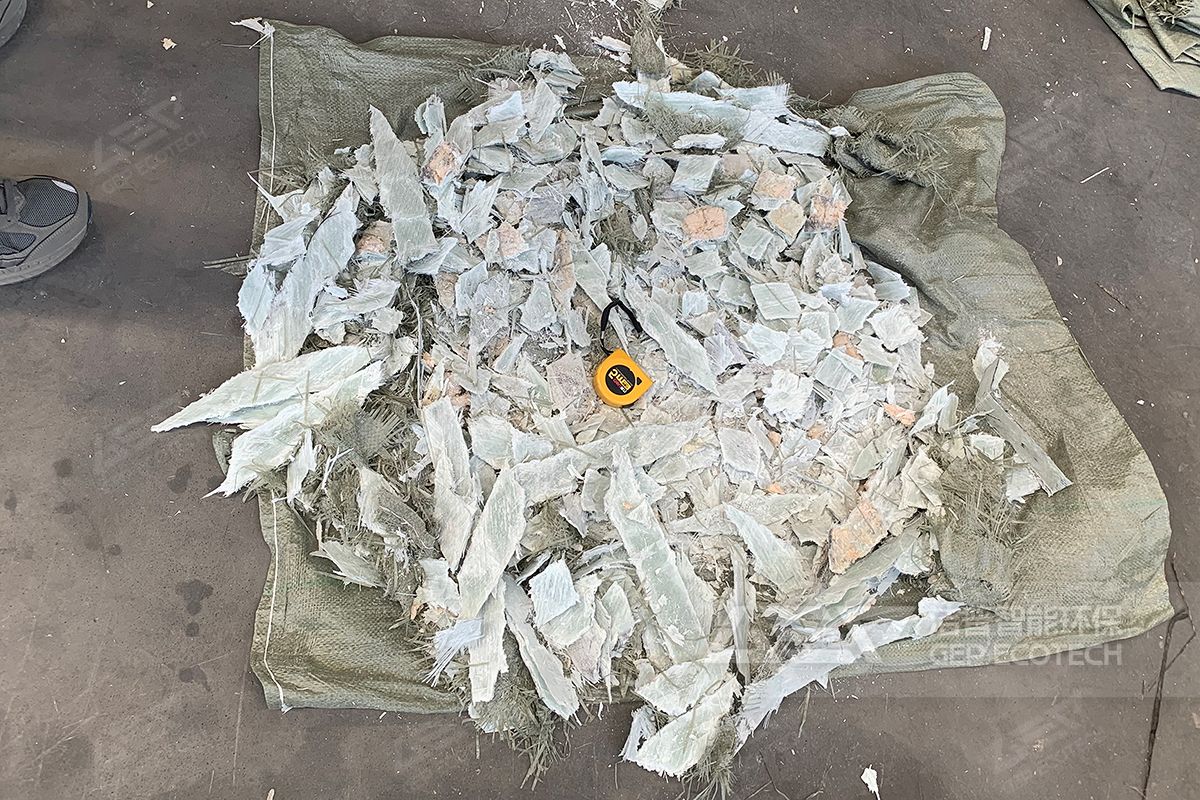 風(fēng)機(jī)葉片破碎出料